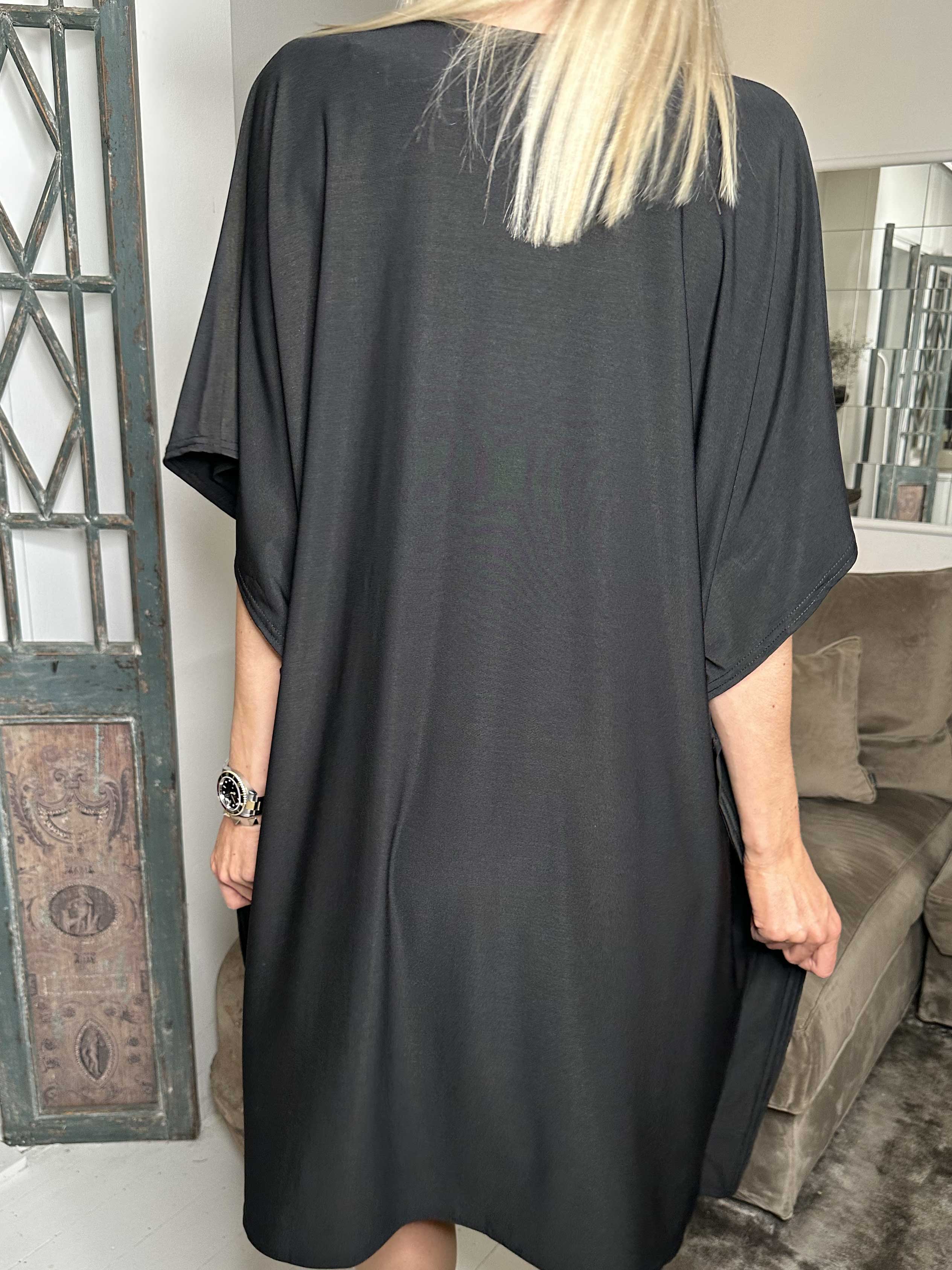 Azmina Plain - Ensfarvet elastisk tunika i løs pasform